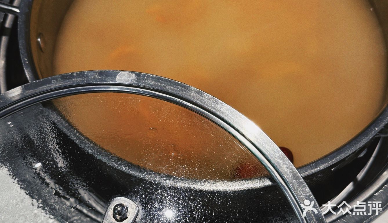 河海鲜都很棒，红糖糍粑吃起来糯糯的，一口一个