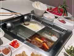 -海底捞火锅鲜切牛肉主题店(长寿路店)