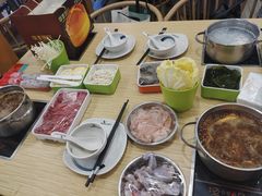 -杨老板·海鲜集市火锅·鲜切牛肉(中防万宝店)