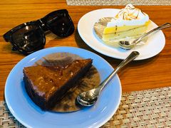-Chom Cafe and Restaurant