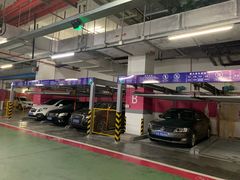 -中庚漫游城停车场