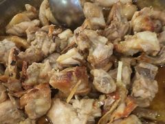 五指毛铜盘焗泉水鸡-围龙屋客家食府(福田店)