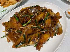 韭菜芽菜炒猪肠粉-花城苑广府菜(侨鑫店)