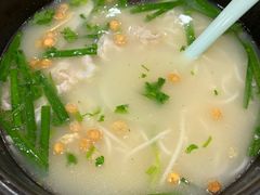 -花馬肆.云南过桥米线(汉神购物广场现场熬汤店)
