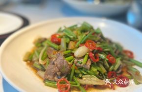Sour Cucumber Stir-fried with Yellow Beef
