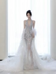 -月月婚纱礼服仓储店(王府井店)