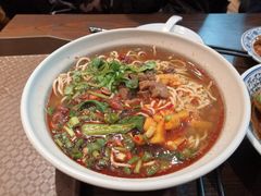 -爆炸头阿姨小四川正宗川味小吃(无任何分店)