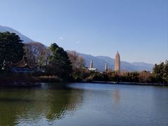 -三塔倒影公园