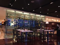 餐厅大堂-上海龙之梦万丽酒店