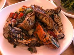 -J Daeng Seafood