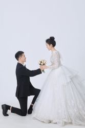 -雪中彩影婚纱摄影·微光艺术中心