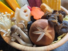 -湊湊火锅·茶憩(南京东路悦荟店)