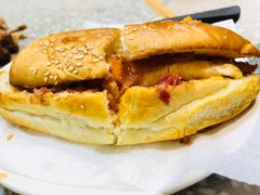 咸芝士牛肉猪仔包-华嫂冰室(湾仔店)