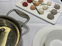 -红鼎豆捞·非遗鲍皇汤火锅(宝丰路店)