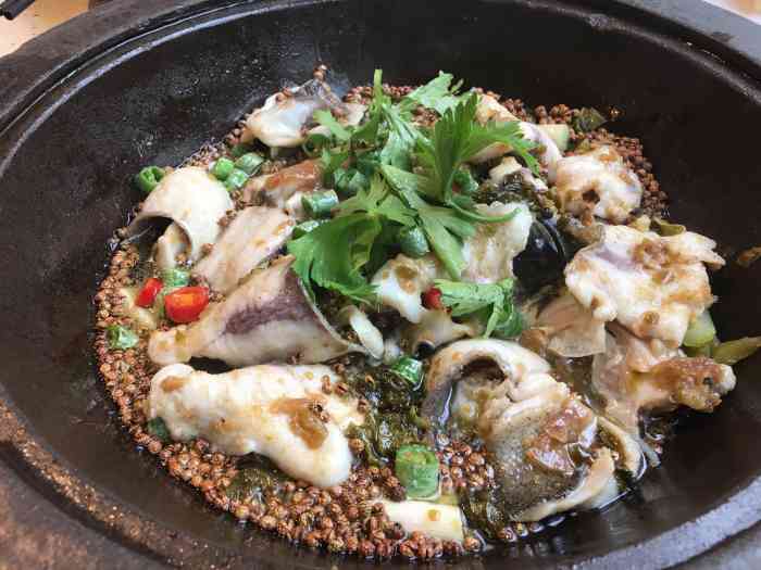 新开不久的一家店位于爱琴海购物公园五楼生意不是很