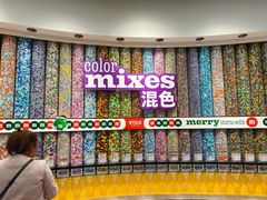 -m豆巧克力世界(上海世茂广场店)