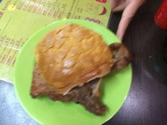 菠萝包皮猪趴包-大利来记咖啡室(告利雅施利华街店)