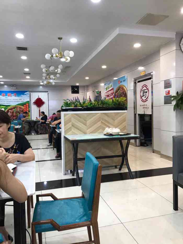 中山美食林(九华山路店)-"超级实惠,性价比非常高的中式快餐,很像大.