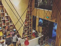 门面-新华里咖啡书吧(新华书店小寨店)