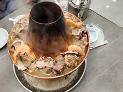 -鑫渔港海鲜本地菜·山海关浑锅(东戴河店)