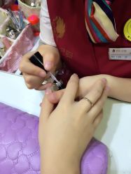 -倾城妃姿美疗中心