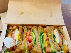 -星巴克(上海虹桥新天地二店)