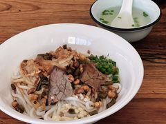 -牛八宝桂林米粉(八里庄店)