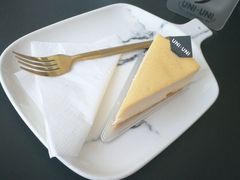 -UNI UNI(环亚凯瑟琳店)