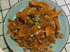 乡村柚子皮-藜蒿腊肉·飘香堂赣菜老酒文化餐厅