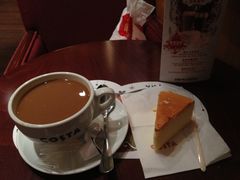 美式咖啡和仟吉芝士&nbsp;呵呵-COSTA COFFEE(武汉天地店)