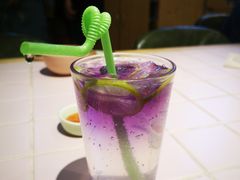 蝶恋花柠檬气泡水-越弥越南传统美食馆