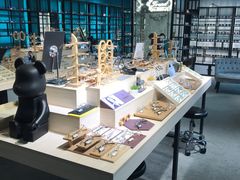 -Trend1881视光·蔡司视觉(领展广场店)