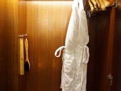 衣柜-上海浦东假日酒店