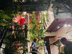 -Cuc Gach Quan Restaurant