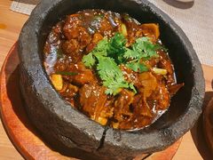 石锅菌菇闷牛肉-雀舞云南菜(乐客城店)