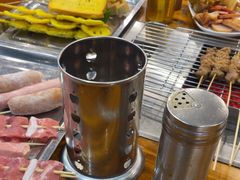 -哈尔滨小酒馆·鲜肉现穿自助烧烤(康新花园店)