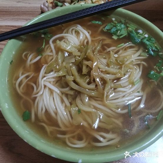 六子面馆(兴城兴隆大家庭西)