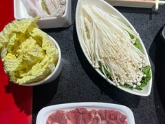 -宽板凳老灶火锅(台湾街店)