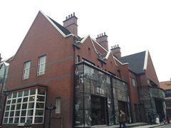 -钟书阁(松江泰晤士小镇店)