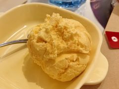 咸蛋黄冰激凌-必胜客(大悦城店)