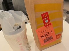 -麦当劳(上海虹桥站30B检票口楼上)