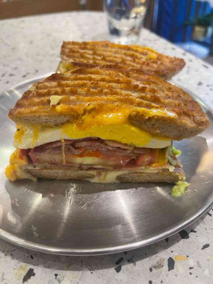 the daily bagel-"疫情诚然让餐饮业变得难做,但倒也借机发现.