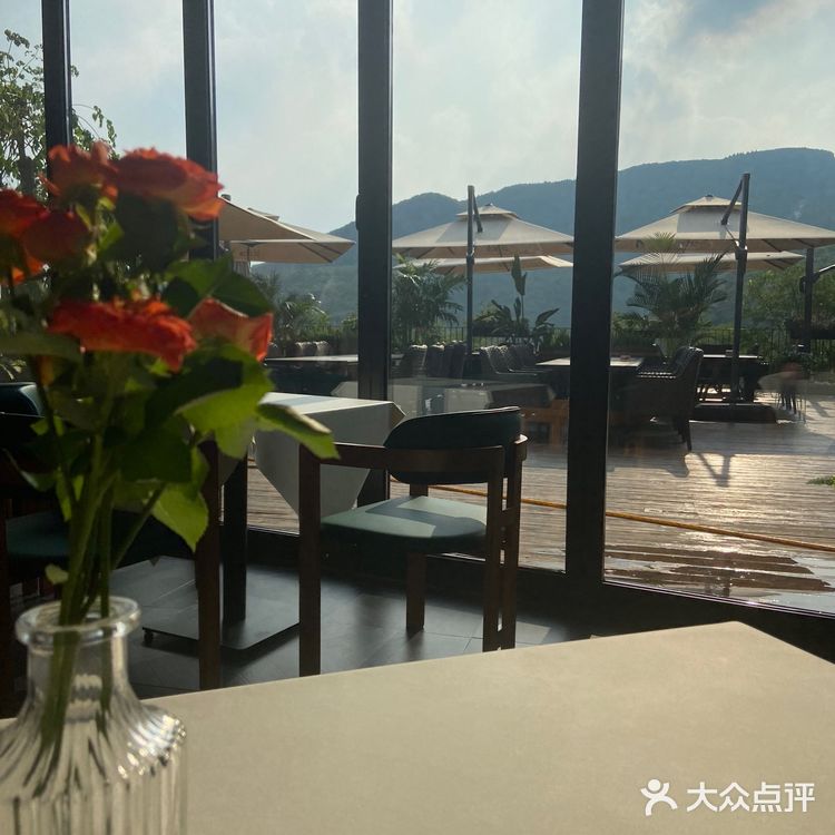 可以眺望山谷水库的咖啡厅⛰️