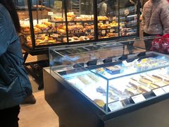 面包甜点陈列柜-皇冠幸福里动物奶油生日蛋糕(万达店)