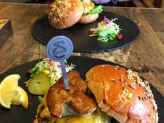 -HIGH FIVE哈福手工汉堡(桂林路店)