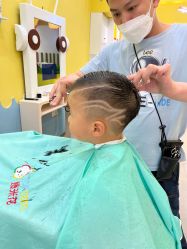 -爆米花儿童美发乐园