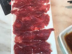 现切鲜嫩牛肉-为什么牛潮汕牛肉火锅(中信广场店)