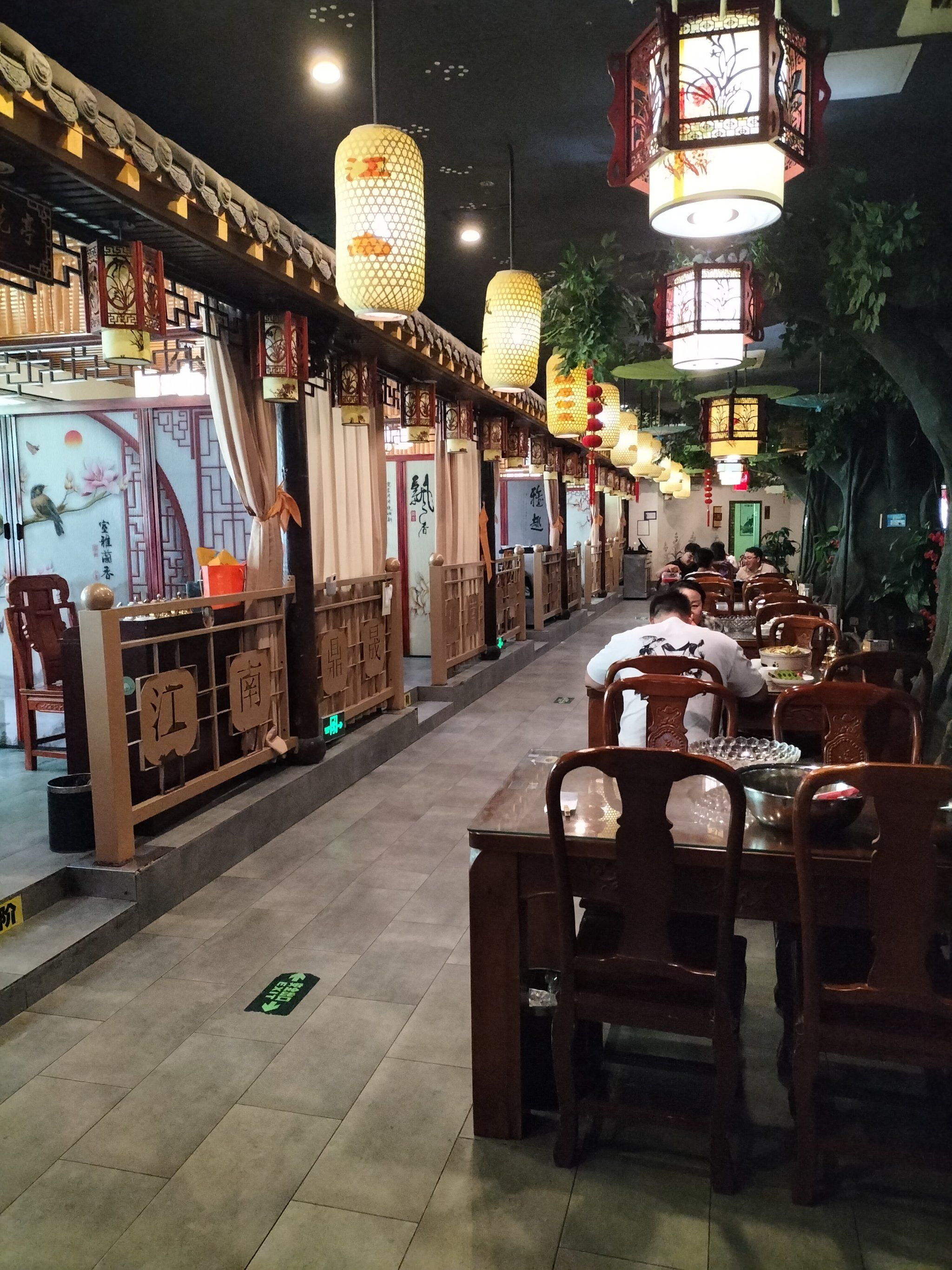 古色古香的餐桌装饰