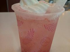 草莓麦炫酷-麦当劳(厦门梧村店)