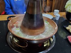 -果松木炭酸菜铜火锅·外婆参鸡汤